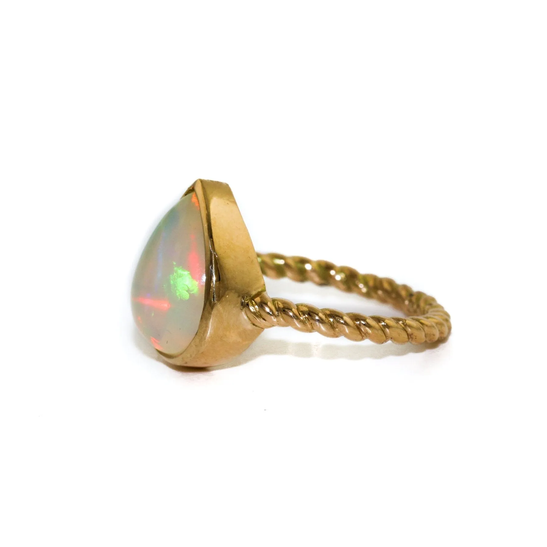 14 KT Gold x Teardrop Welo Opal Rope-Band Ring