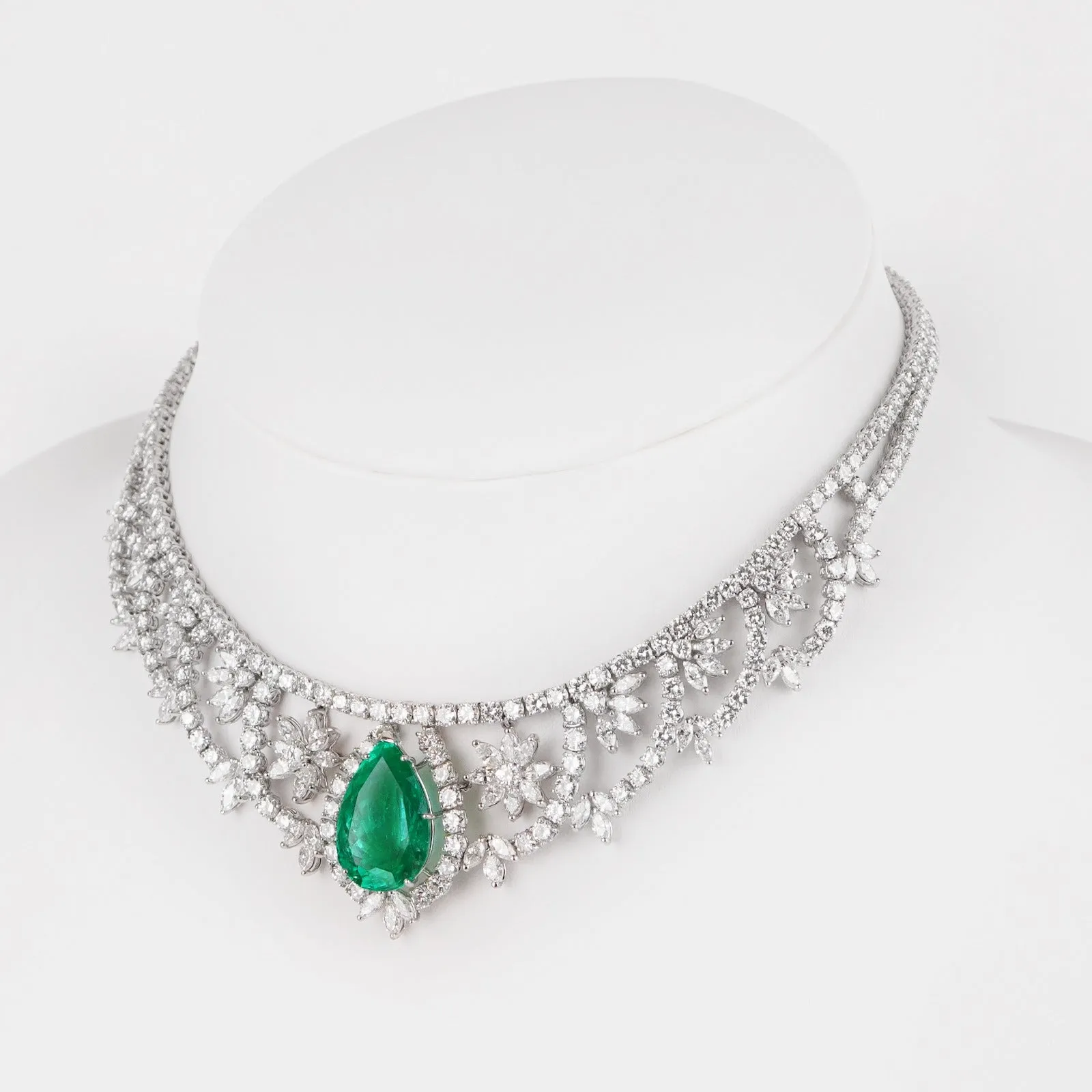 20.40 / 24.51 cts Colombian Emerald with Diamond Necklace (ENQUIRE)