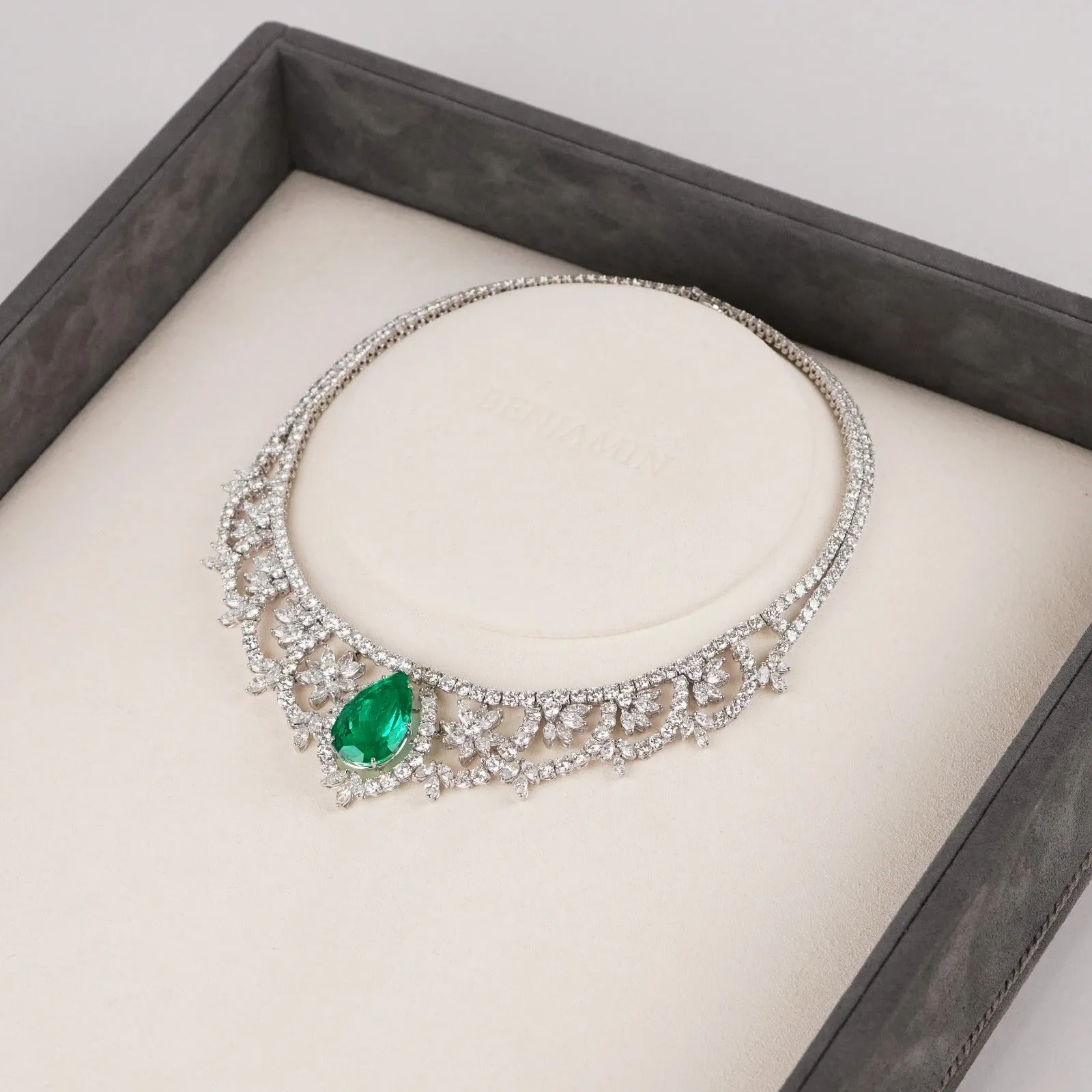 20.40 / 24.51 cts Colombian Emerald with Diamond Necklace (ENQUIRE)