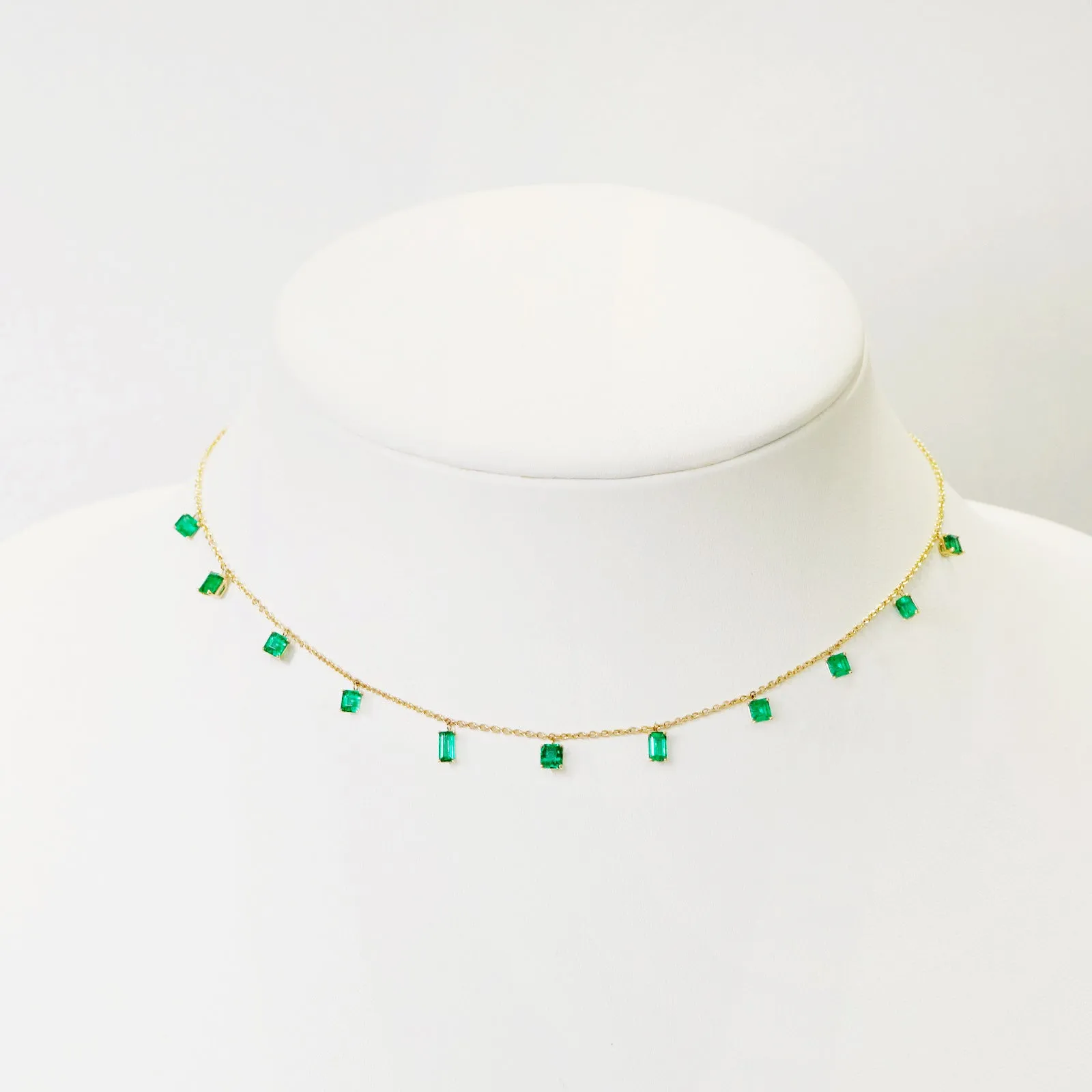 2.72 cts Minor Oil Colombian  Emerald Necklace