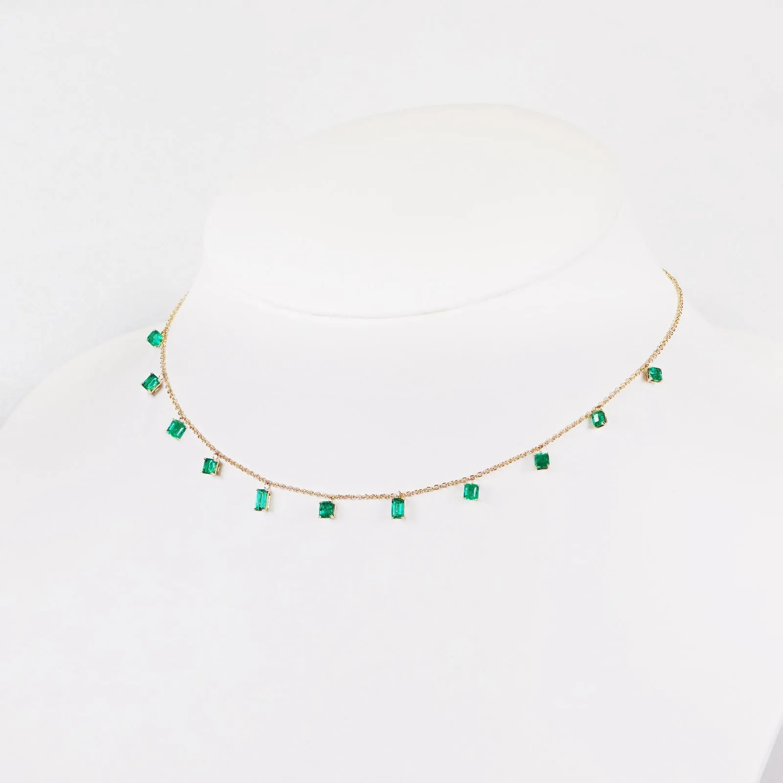 2.72 cts Minor Oil Colombian  Emerald Necklace