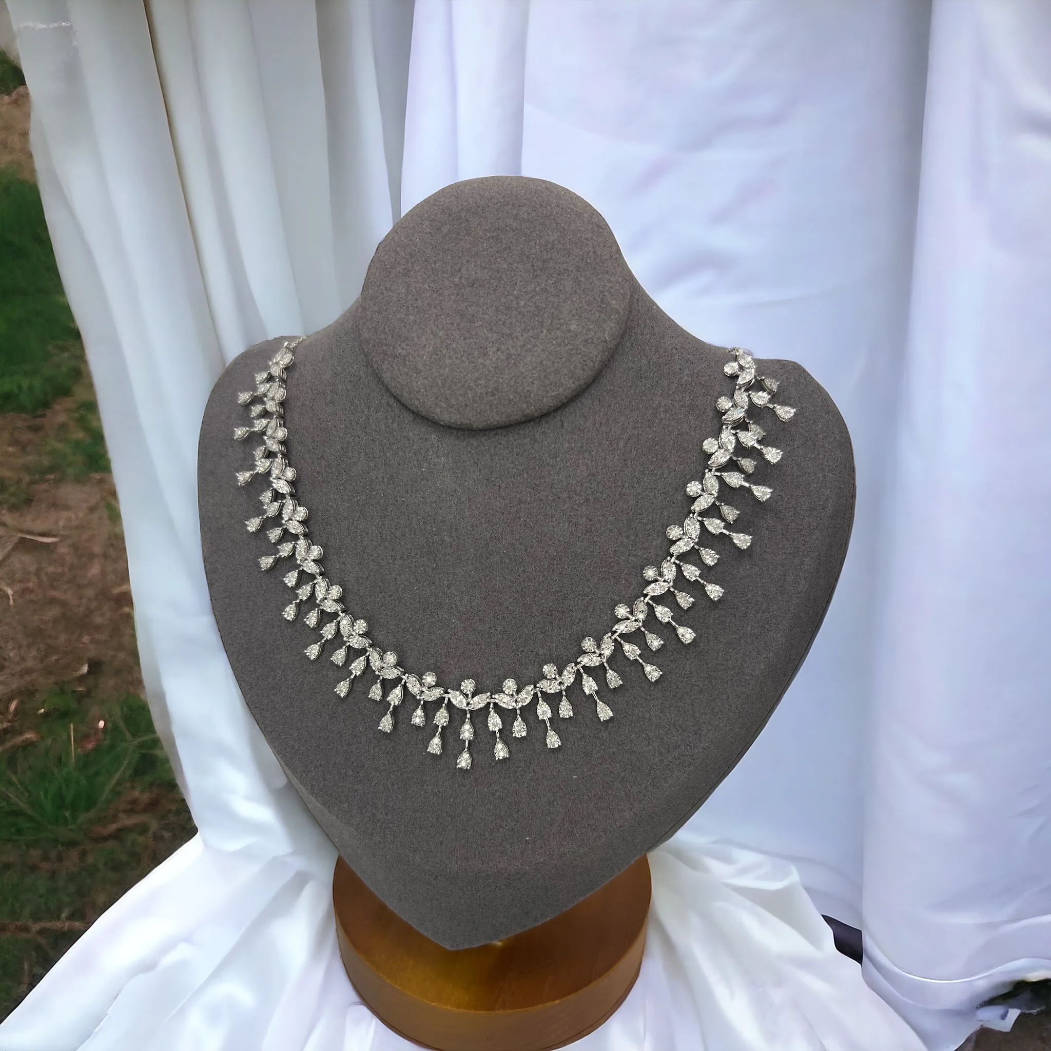 ISABELLE DIAMOND NECKLACE