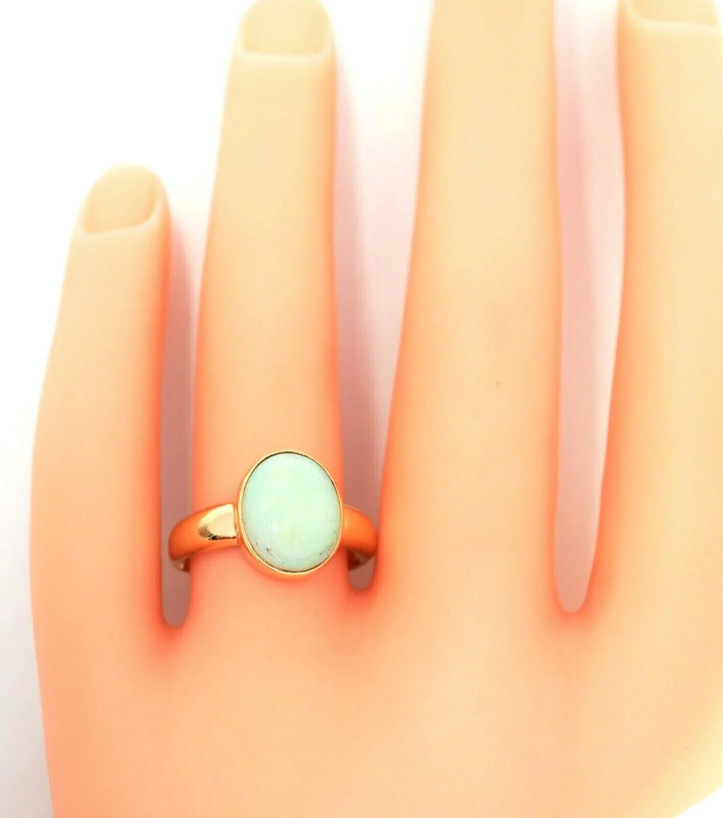 Light Opal 18ct Yellow Gold Ring