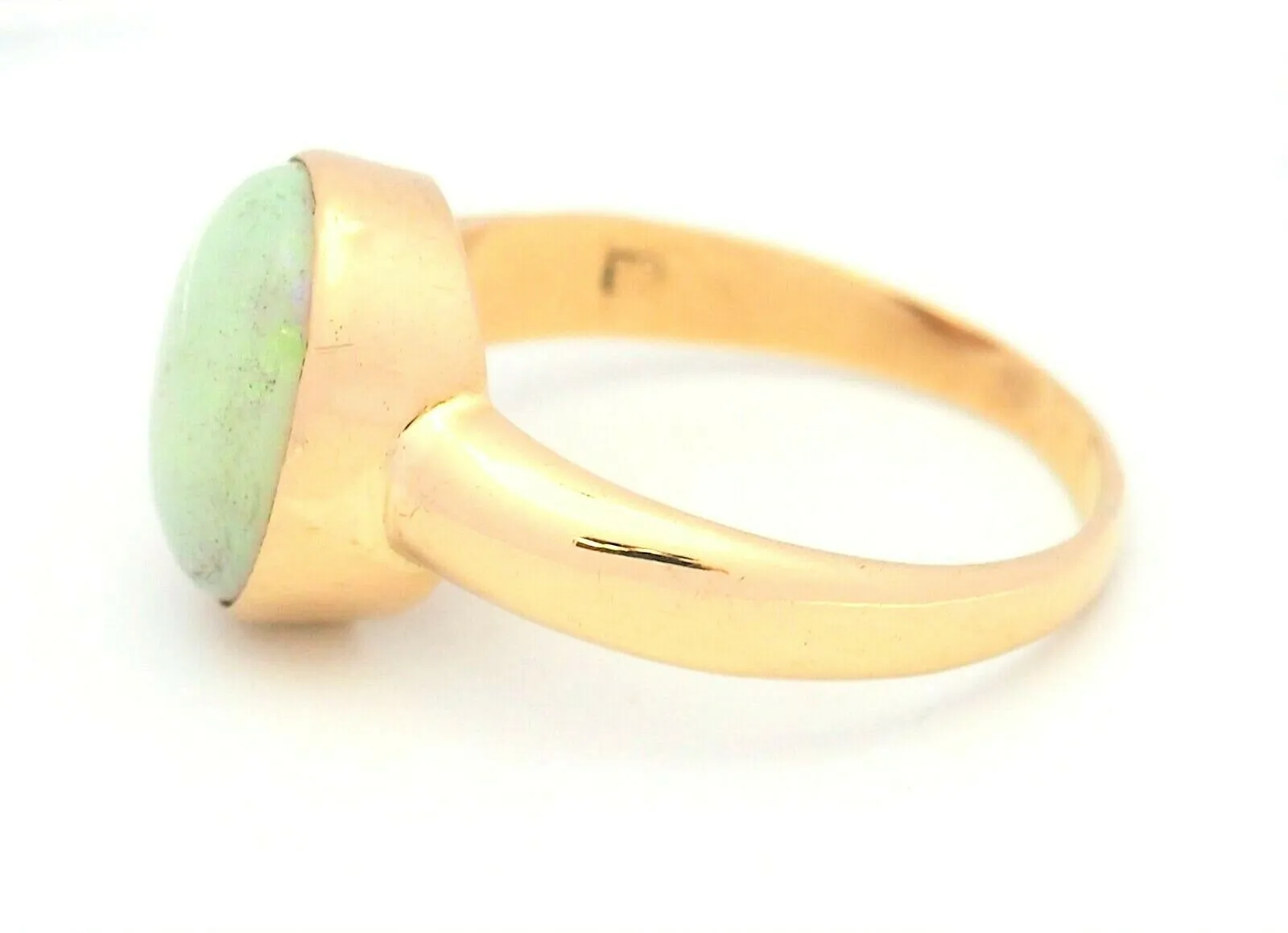 Light Opal 18ct Yellow Gold Ring