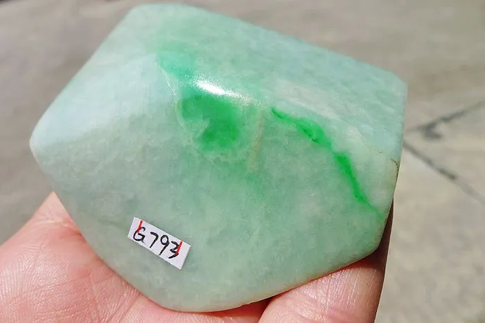 Natural Jade Rough Jadeite Raw (214g,7X5.9X3.1cm)