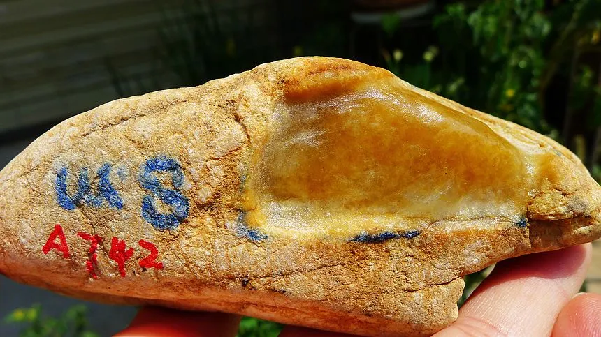 Natural Jade Rough Jadeite Raw (357g,12.8X4.7X3.6cm)