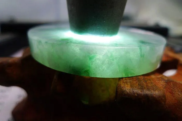 Natural Jade Rough Jadeite Raw (61g,5.3X0.8cm)