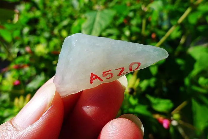 Natural Jade Rough Jadeite Raw (6.4g,3.8X1.5X0.8cm)