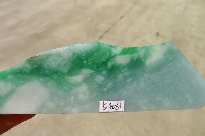 Natural Jade Rough Jadeite Raw (84g,11.8X3.5X0.85cm)