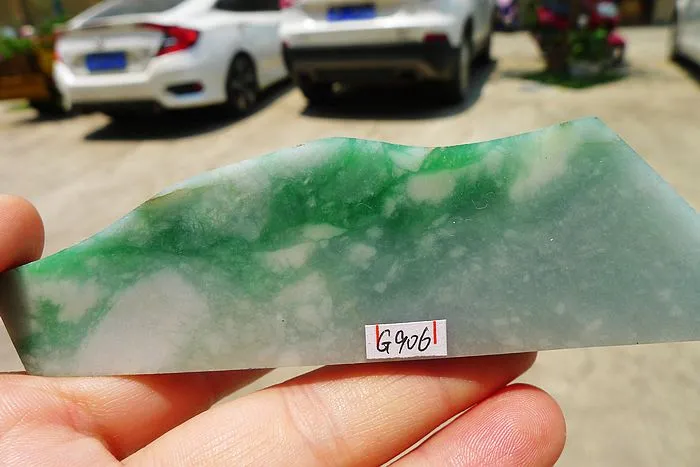 Natural Jade Rough Jadeite Raw (84g,11.8X3.5X0.85cm)