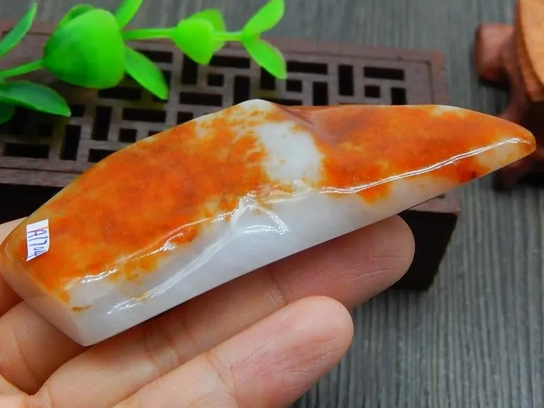 Natural Jade Rough Jadeite Raw (85g, 77X37X13.4mm)