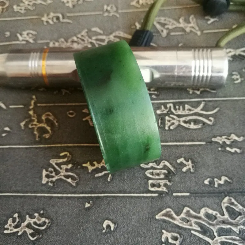 Natural Kunlun Jade Rough Nephrite Raw (159g, 5.5X2.2cm)