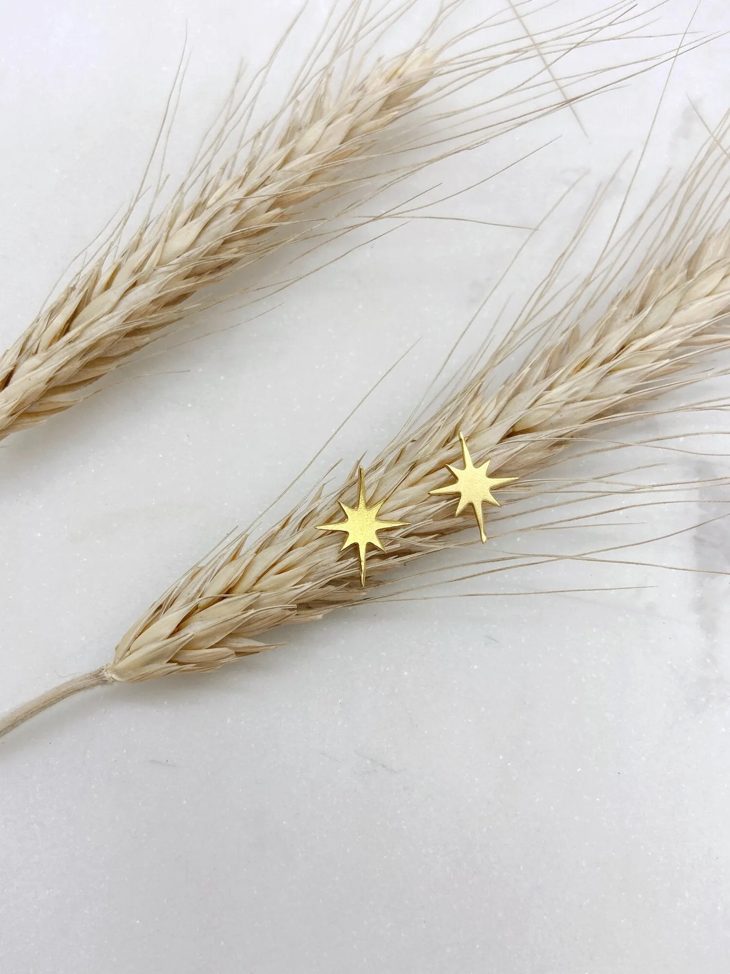 STAR STUDS EARRINGS