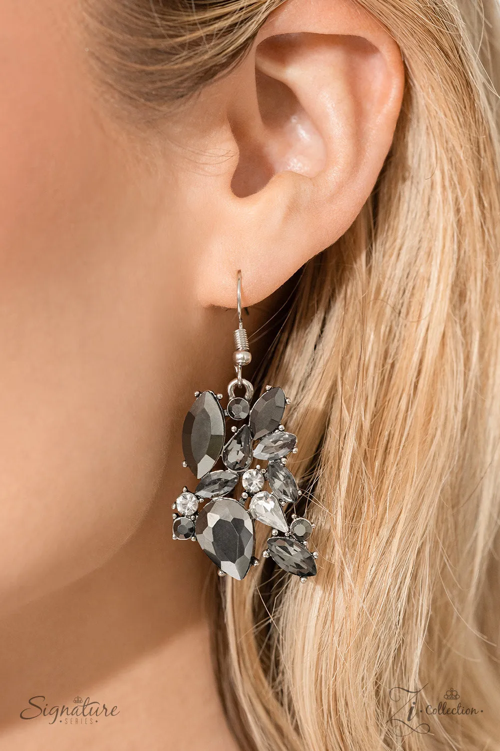 The J.J.  - Paparazzi Accessories