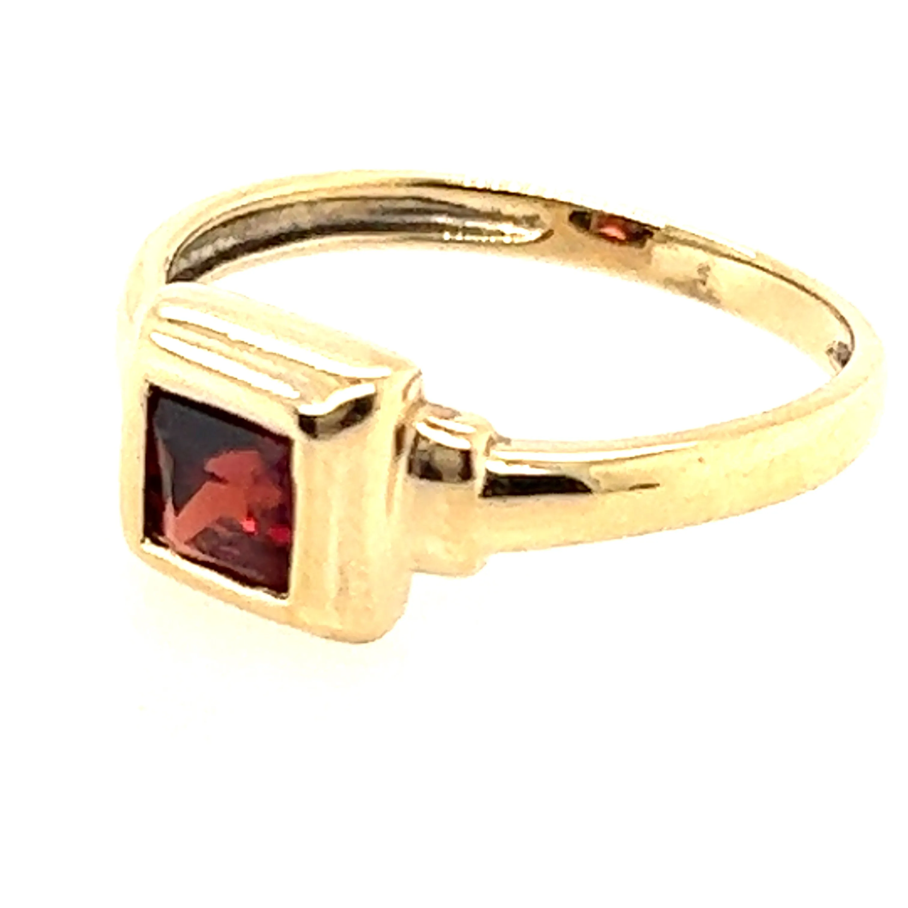 Yellow Gold & Ruby Ring