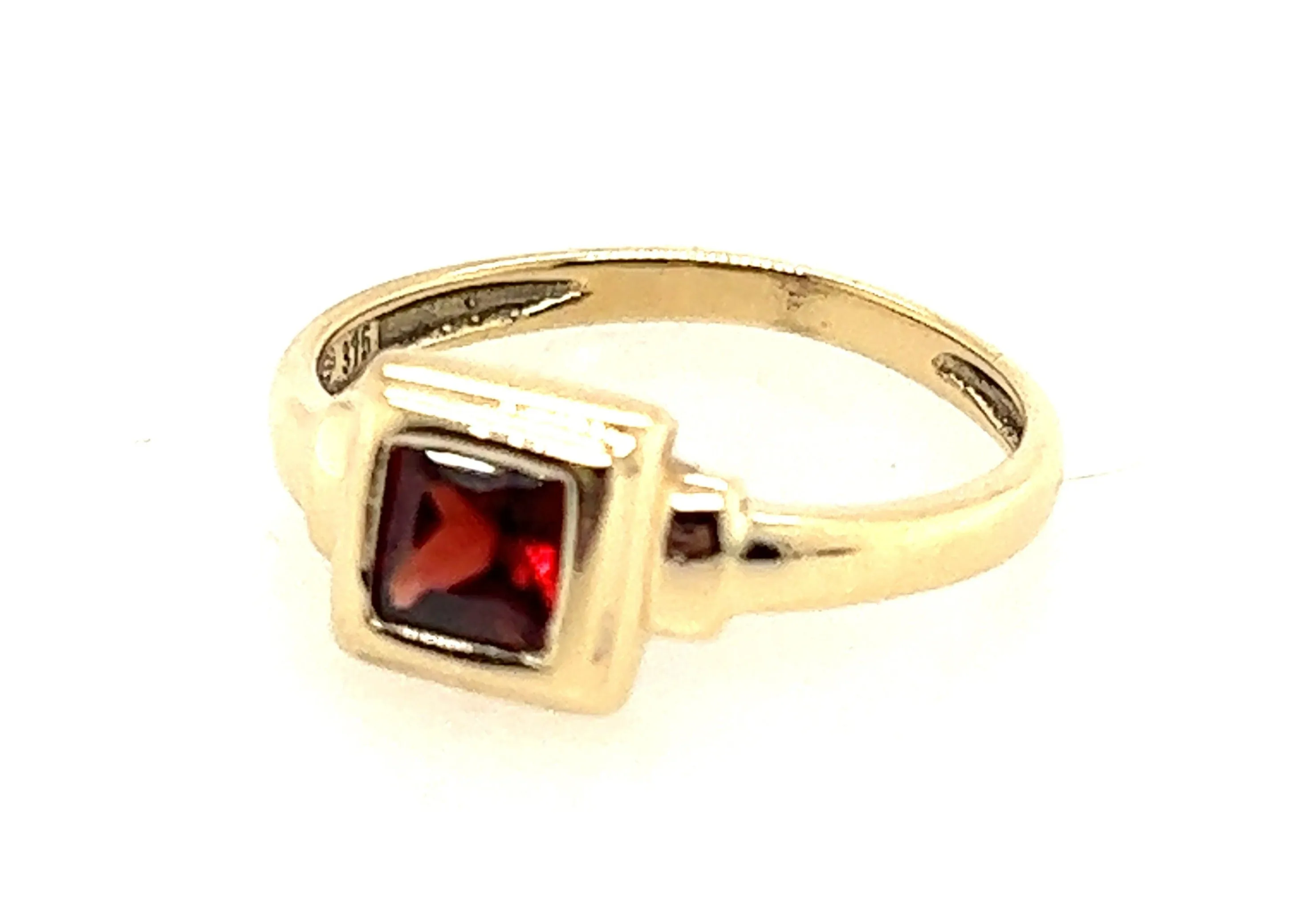 Yellow Gold & Ruby Ring